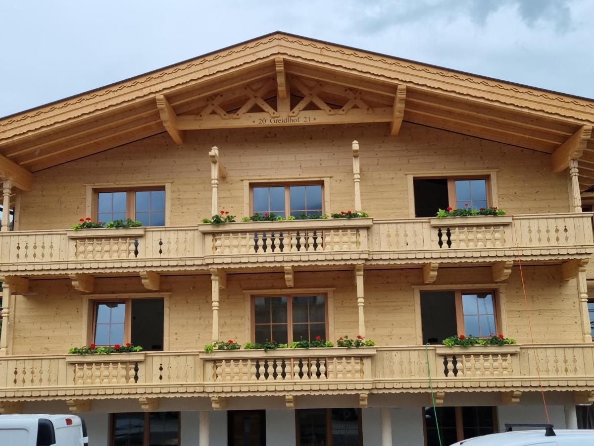 Greidlhof Alpstyle Apartments Fuegen Ngoại thất bức ảnh