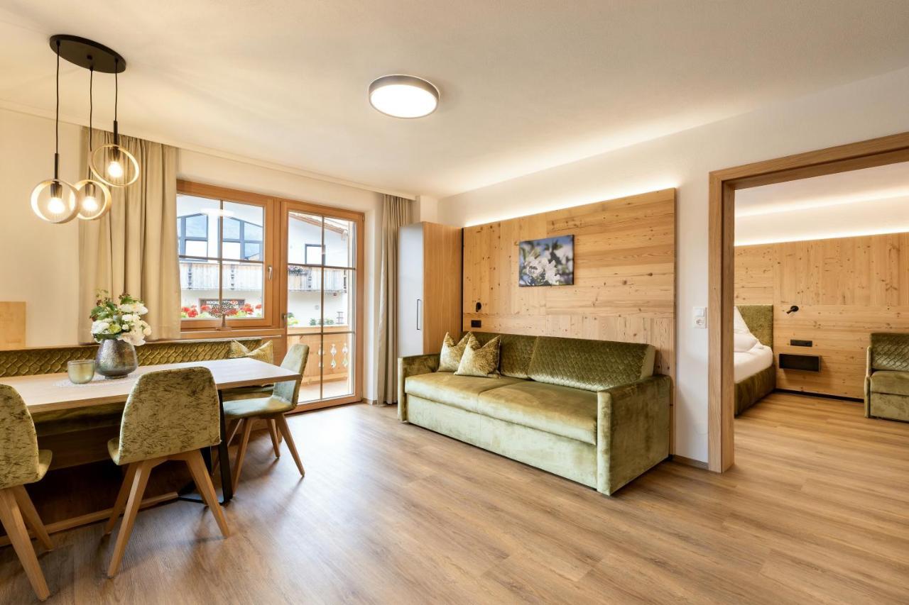 Greidlhof Alpstyle Apartments Fuegen Ngoại thất bức ảnh